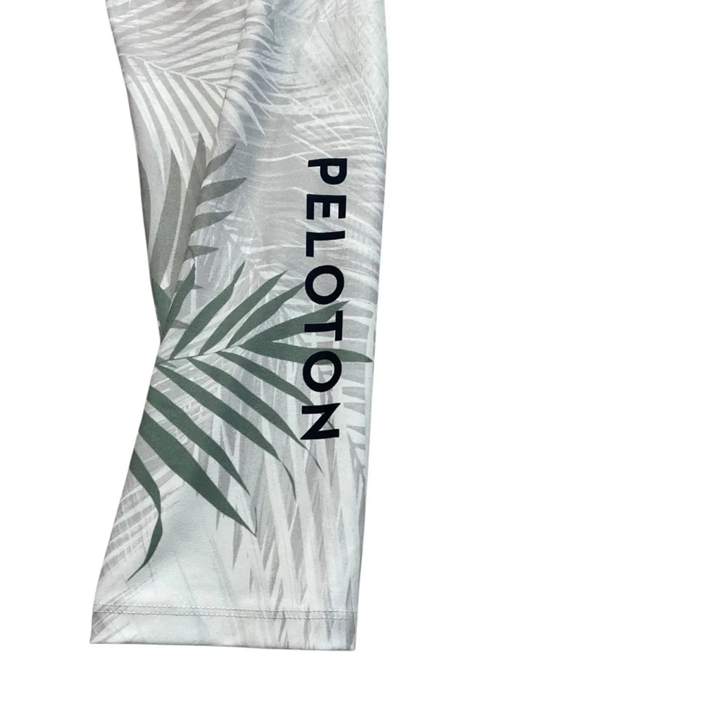 Peloton x Wear It To Heart High Waisted Capri Leggings Palms Print Medium NWT
